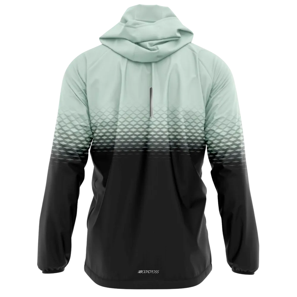Coupe-vent running trail femme BODYCROSS Abie noir et bleu ciel vue de dos avec capuche, motif graphique dégradé et bande réfléchissante verticale