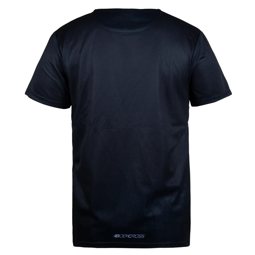 Tee-shirt running trail homme BODYCROSS Birkan noir vue de dos avec tissu mesh et logo en bas