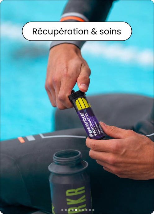 Sportif utilisant les electrolytes Powerbar pour sa boisson d'effort