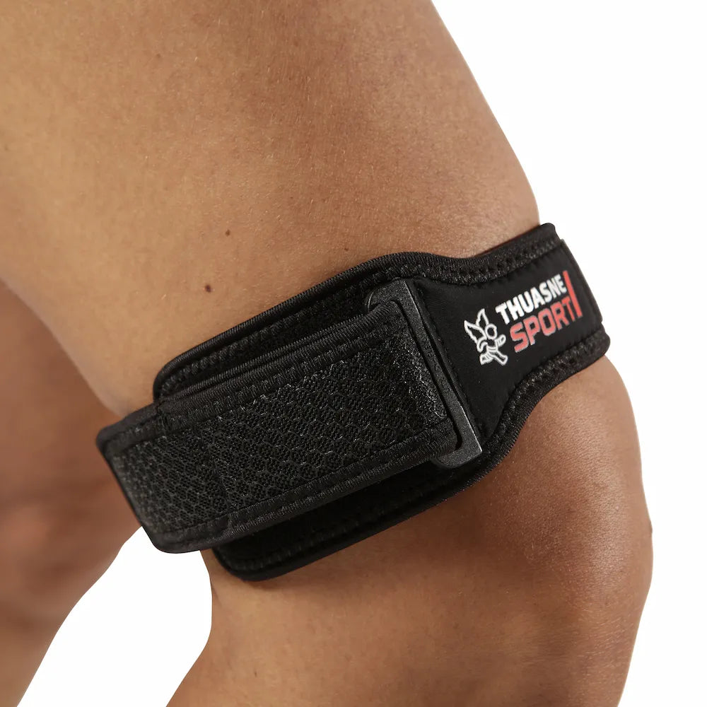 Bandelette ilio-tibiale TFL Thuasne Sport noire portée au-dessus du genou