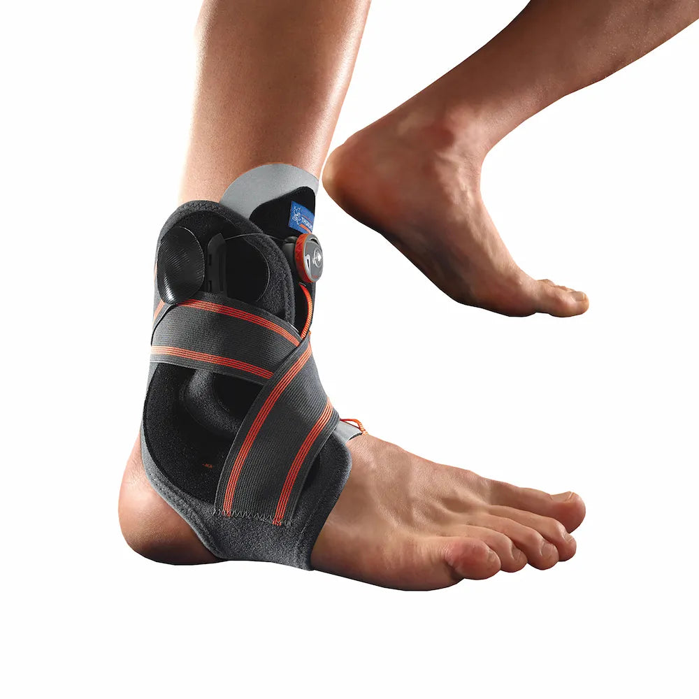 Chevillère stabilisatrice Thuasne Sport Stabilité 5 portée avec sangles croisées et système de serrage BOA