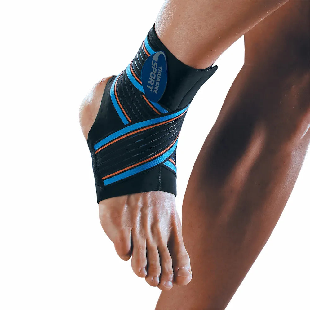 Chevillère strapping Thuasne Sport Stabilité 4 ouverte portée avec pied relevé et talon découvert